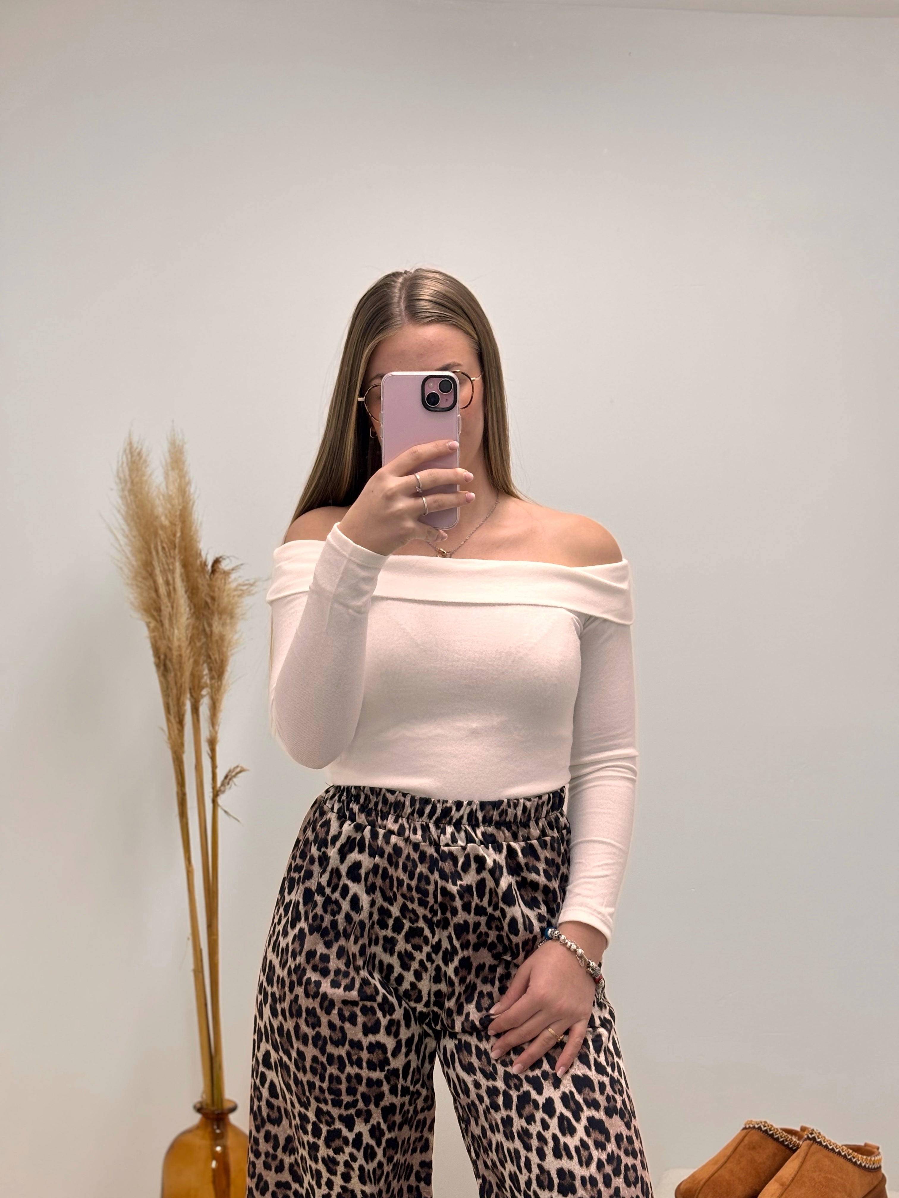 T-Shirts, Tops, Blouses & Chemises