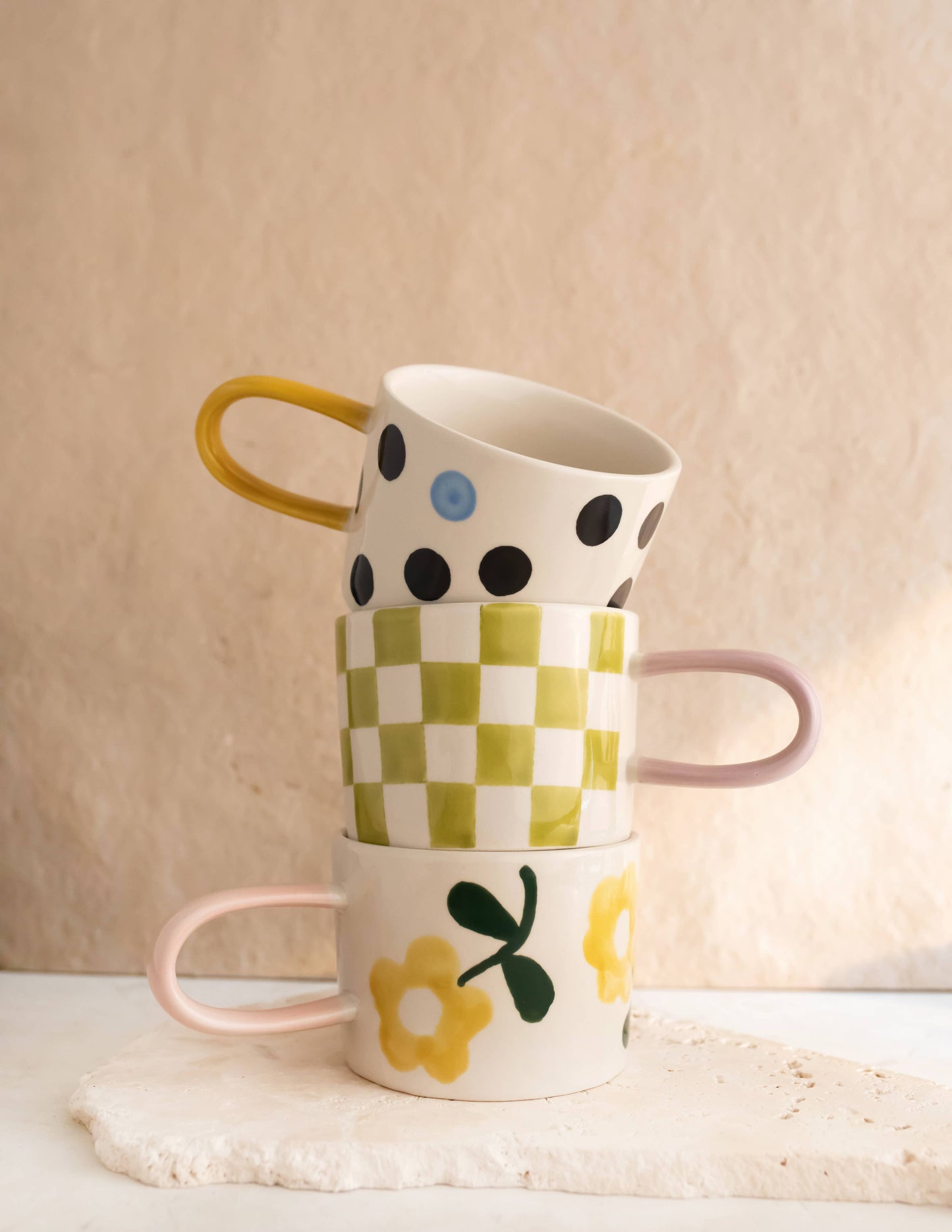 Mug en céramique vert avec motif de coche