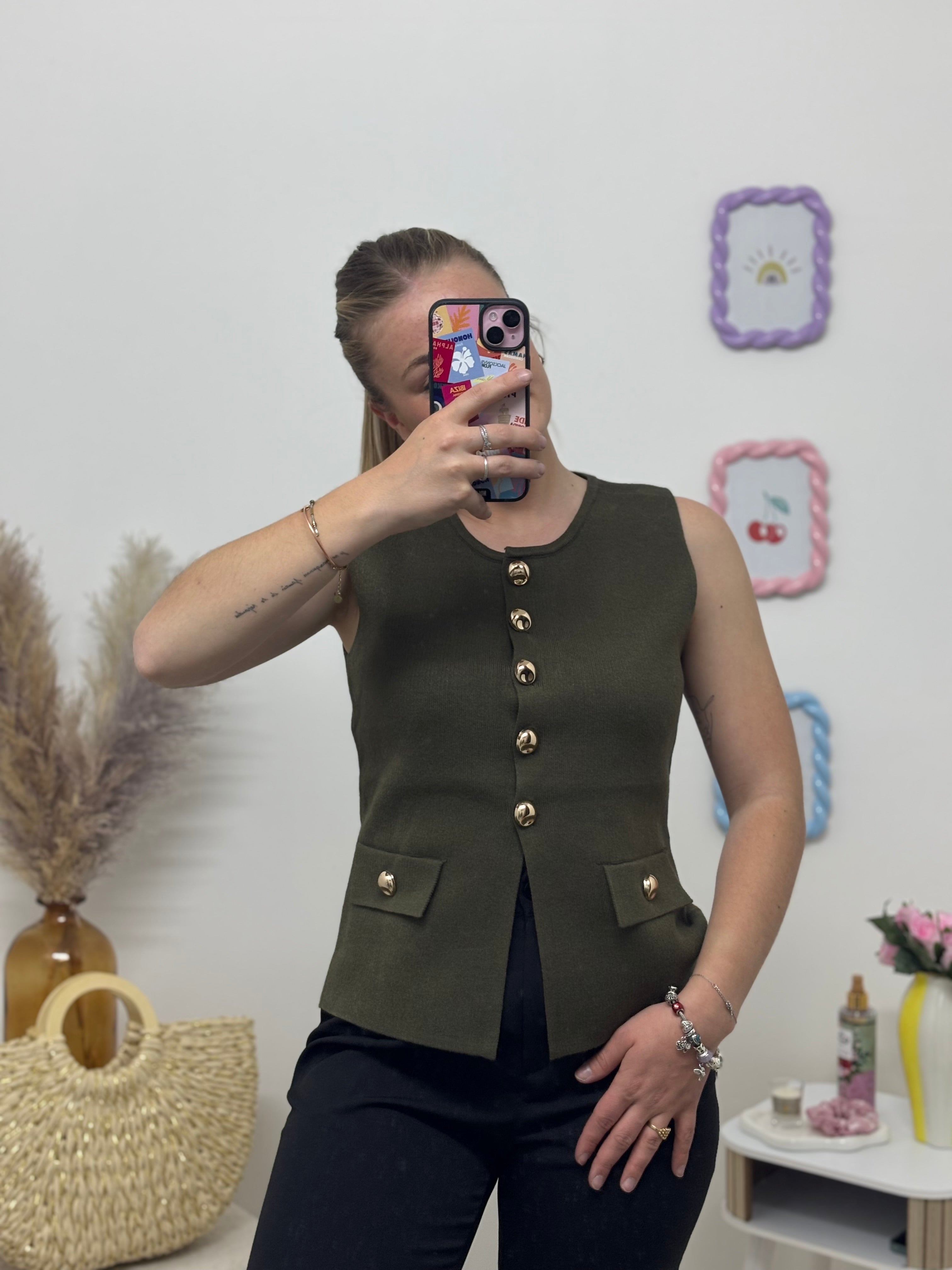 Gilet sans manches à boutons