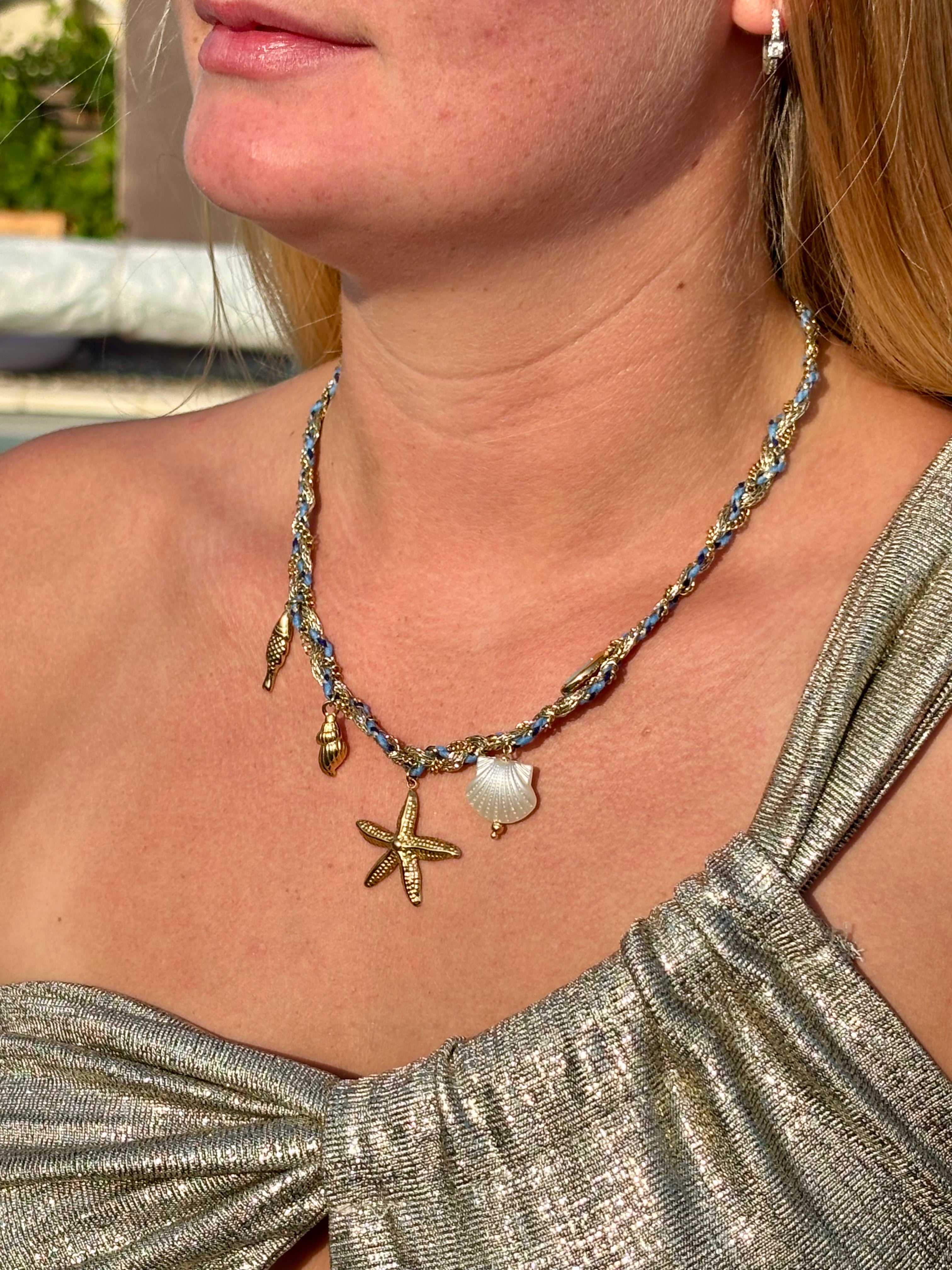 Collier avec coquillages bleu