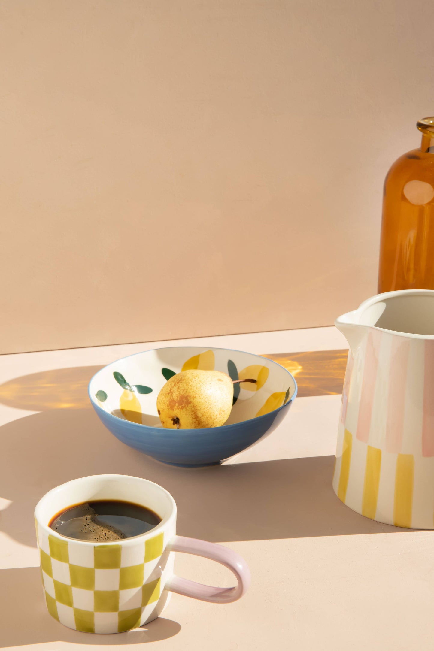 Mug en céramique vert avec motif de coche