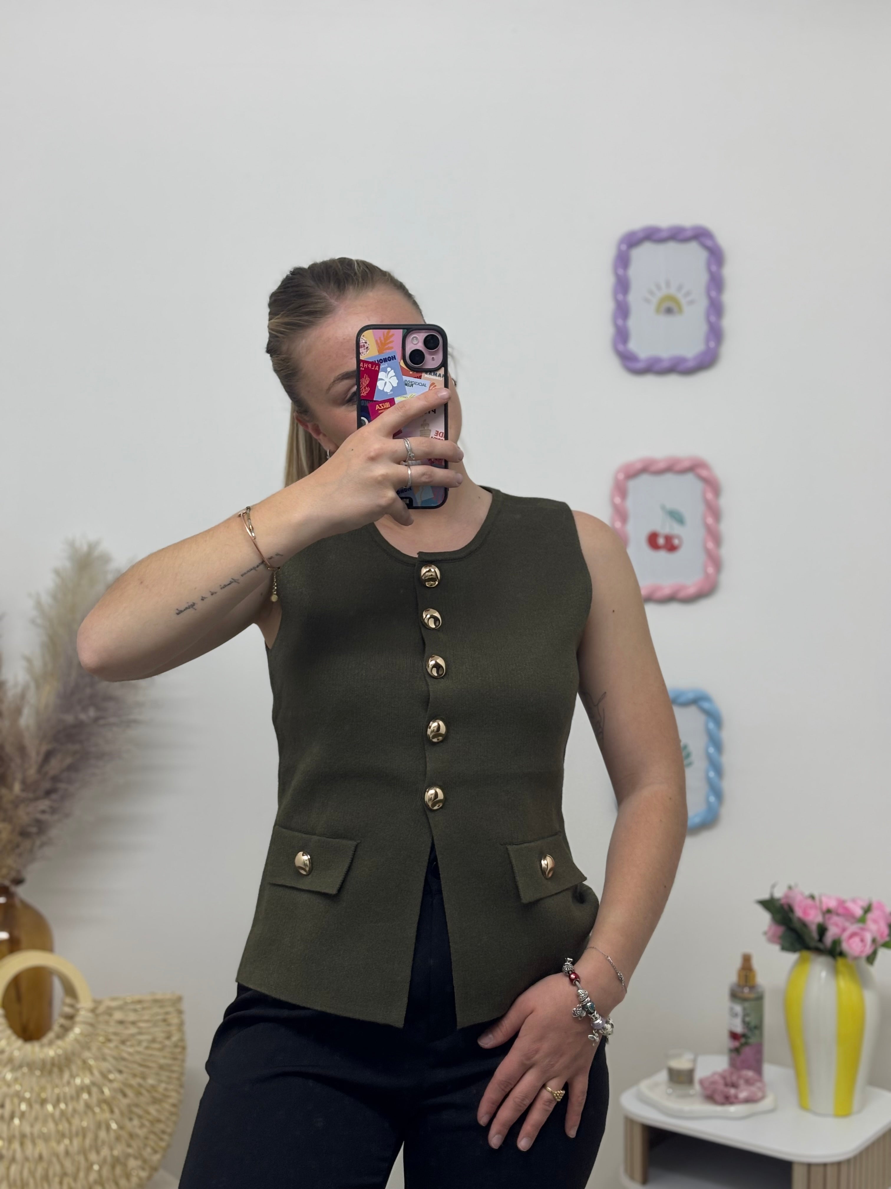 Gilet sans manches à boutons